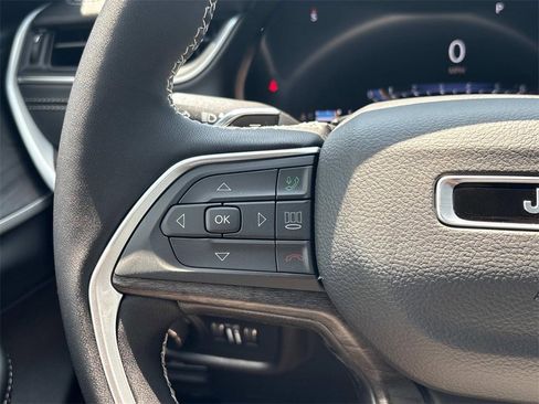 New 2025 Jeep Grand Cherokee L Limited w/ Black Appearance Package image 30