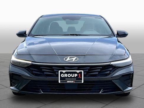 Used 2025 Hyundai Elantra Sport FWD image 4