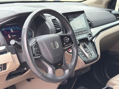 Used 2020 Honda Odyssey Elite image 17