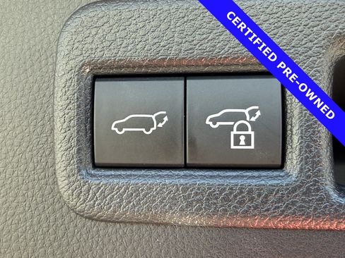 Used 2022 Toyota Venza Limited image 14