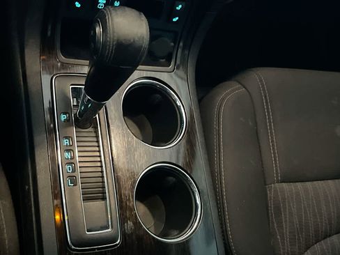 Used 2015 Chevrolet Traverse LT w/ Style and Technology Package image 19
