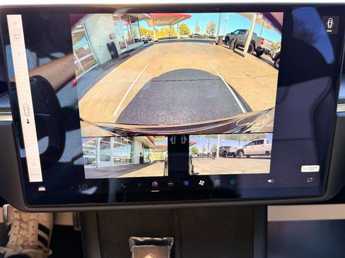 Used 2021 Tesla Model S Plaid image 22