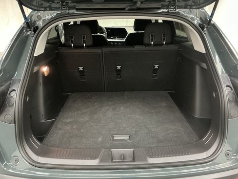 Used 2025 Chevrolet Trax LS w/ LS Convenience Package FWD image 26
