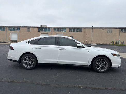 Used 2024 Honda Accord EX image 4