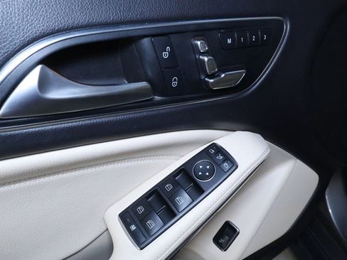 Used 2019 Mercedes-Benz GLA 250 4MATIC image 13