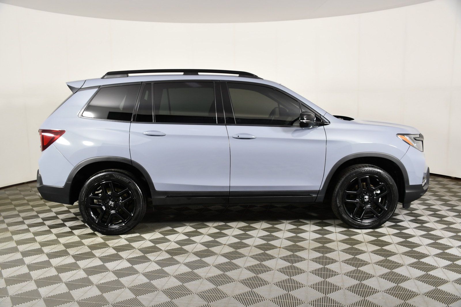Used 2024 Honda Passport Black Edition image 5