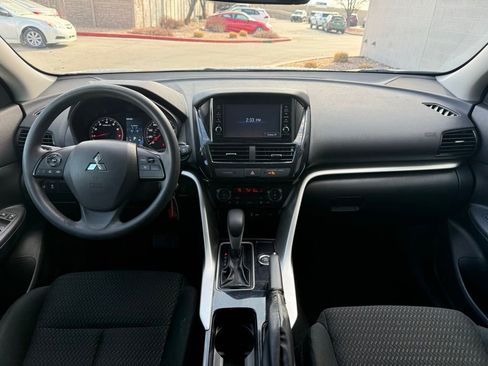 Used 2022 Mitsubishi Eclipse Cross ES image 12