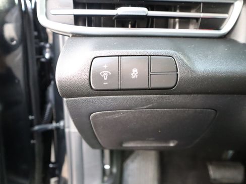 Used 2024 Hyundai Elantra SEL FWD image 30