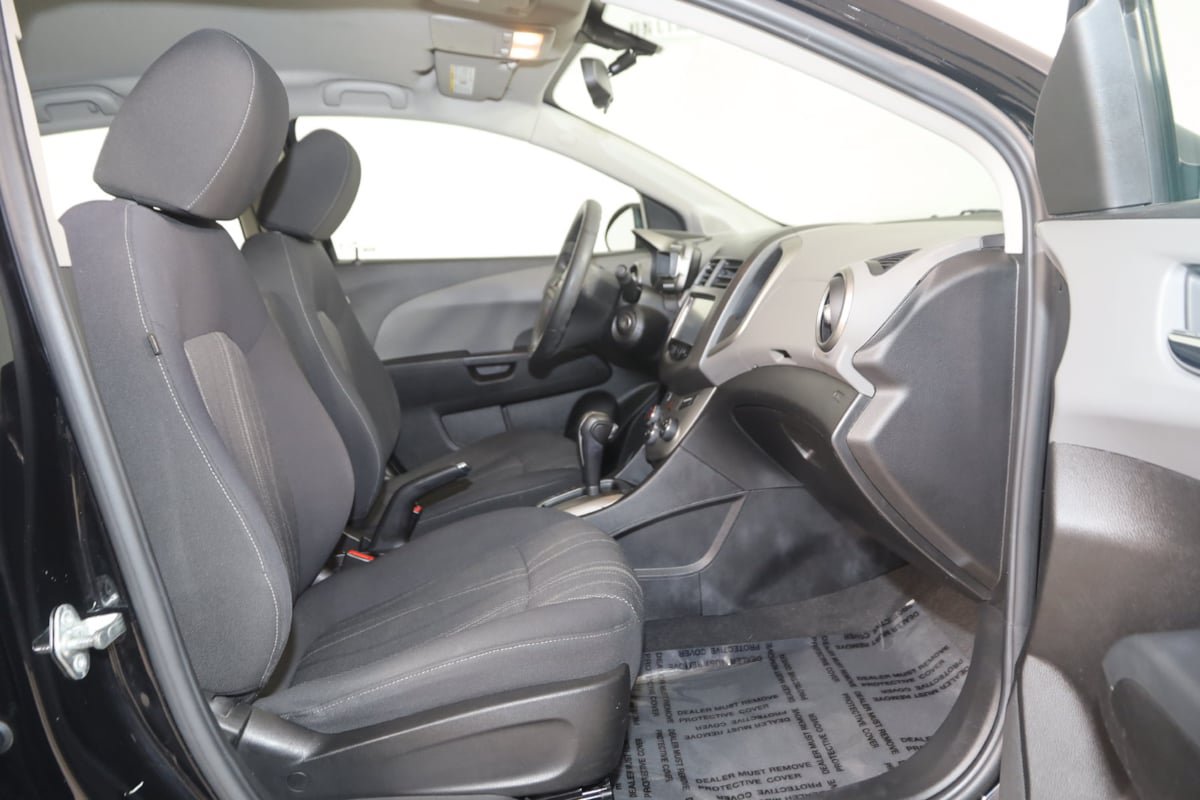 Used 2016 Chevrolet Sonic LT FWD image 11