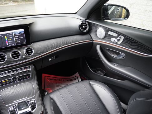 Used 2020 Mercedes-Benz E 350 Sedan image 26