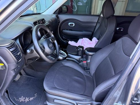 Used 2018 Kia Soul FWD image 9