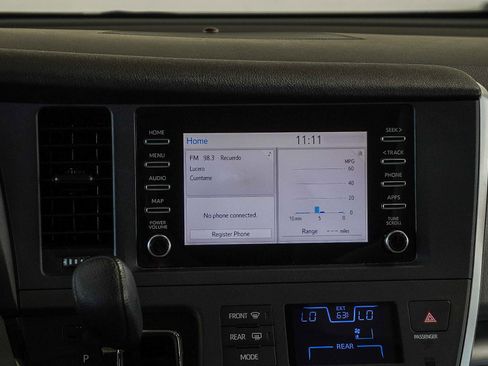 Used 2020 Toyota Sienna L image 14