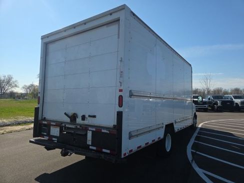 Used 2018 GMC Savana 3500 Extended w/ Driver Convenience Package image 9