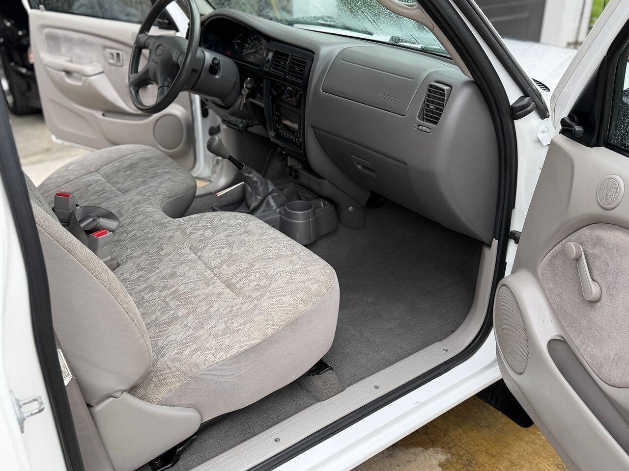 Used 2002 Toyota Tacoma 2WD Regular Cab w/ Enhancement Pkg image 41