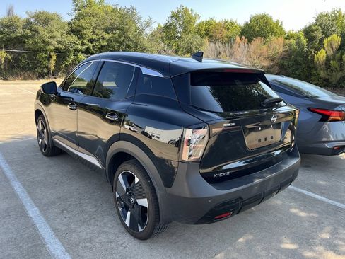 Used 2025 Nissan Kicks SR w/ SR Premium Package FWD image 5
