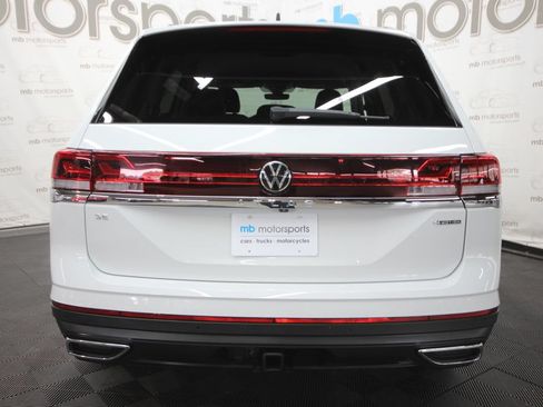 Used 2025 Volkswagen Atlas SE AWD/4WD image 5