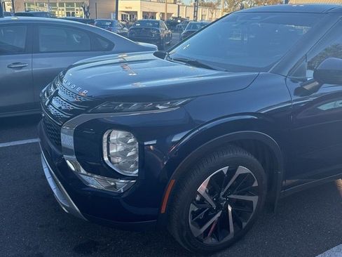 Used 2024 Mitsubishi Outlander SE Black Edition image 5