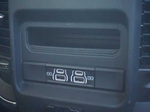Used 2025 RAM 1500 Big Horn AWD/4WD image 40