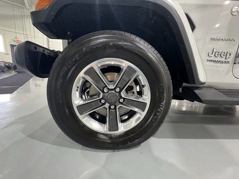 Used 2018 Jeep Wrangler Unlimited Sahara image 50