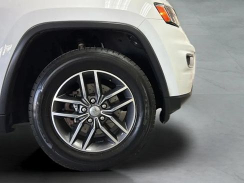Used 2018 Jeep Grand Cherokee Limited AWD/4WD image 40
