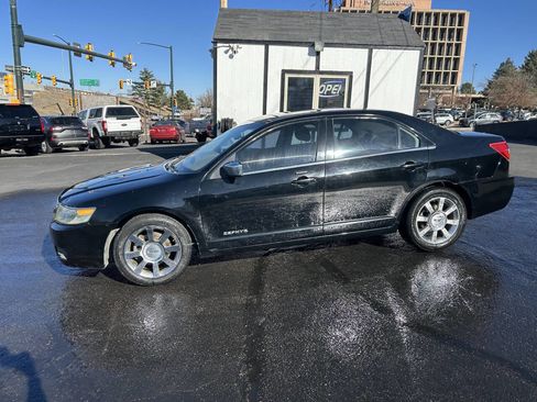 Used 2006 Lincoln Zephyr image 2
