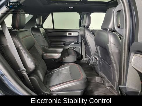 Certified 2023 Ford Explorer ST-Line w/ Class IV Trailer Tow Package AWD/4WD image 18