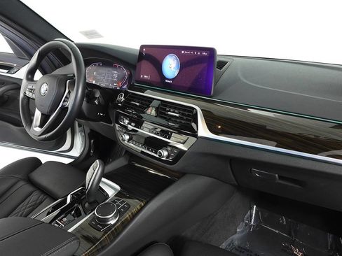 Certified 2023 BMW 530i w/ Convenience Package RWD image 13