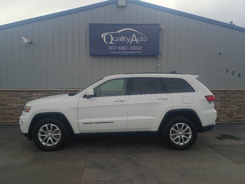 Used 2022 Jeep Grand Cherokee Laredo E w/ Security & Convenience Group AWD/4WD image 1