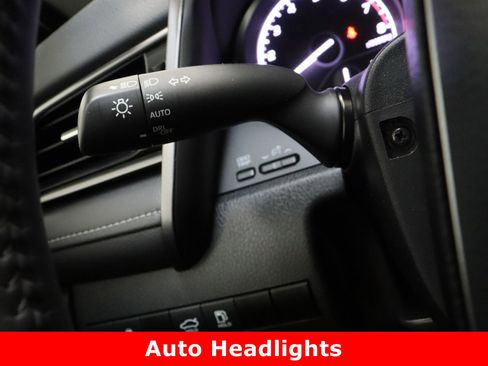 Used 2024 Toyota Camry SE image 23