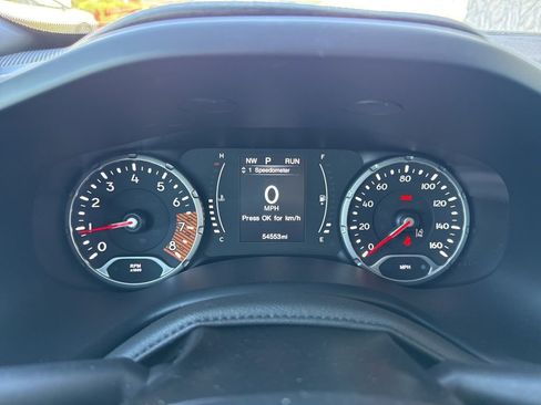 Used 2023 Jeep Renegade Latitude AWD/4WD image 14