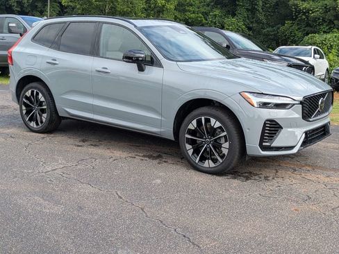 New 2026 Volvo XC60 T8 Plus w/ Climate Package PRO AWD/4WD image 8