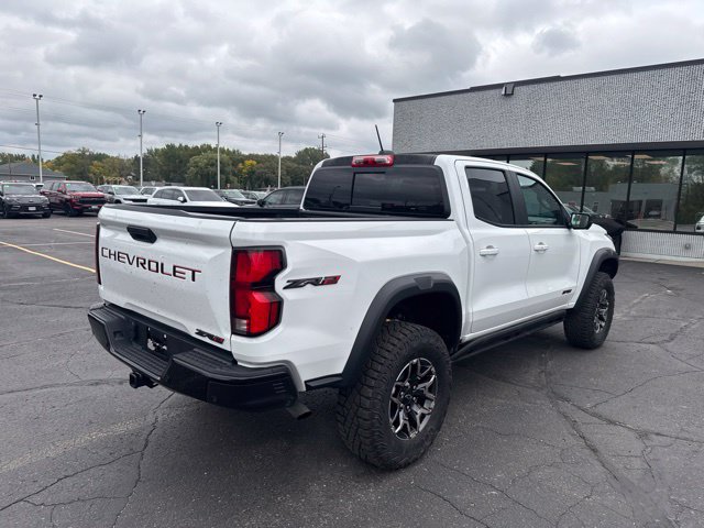 Used 2024 Chevrolet Colorado ZR2 w/ ZR2 Convenience Package III AWD/4WD image 11