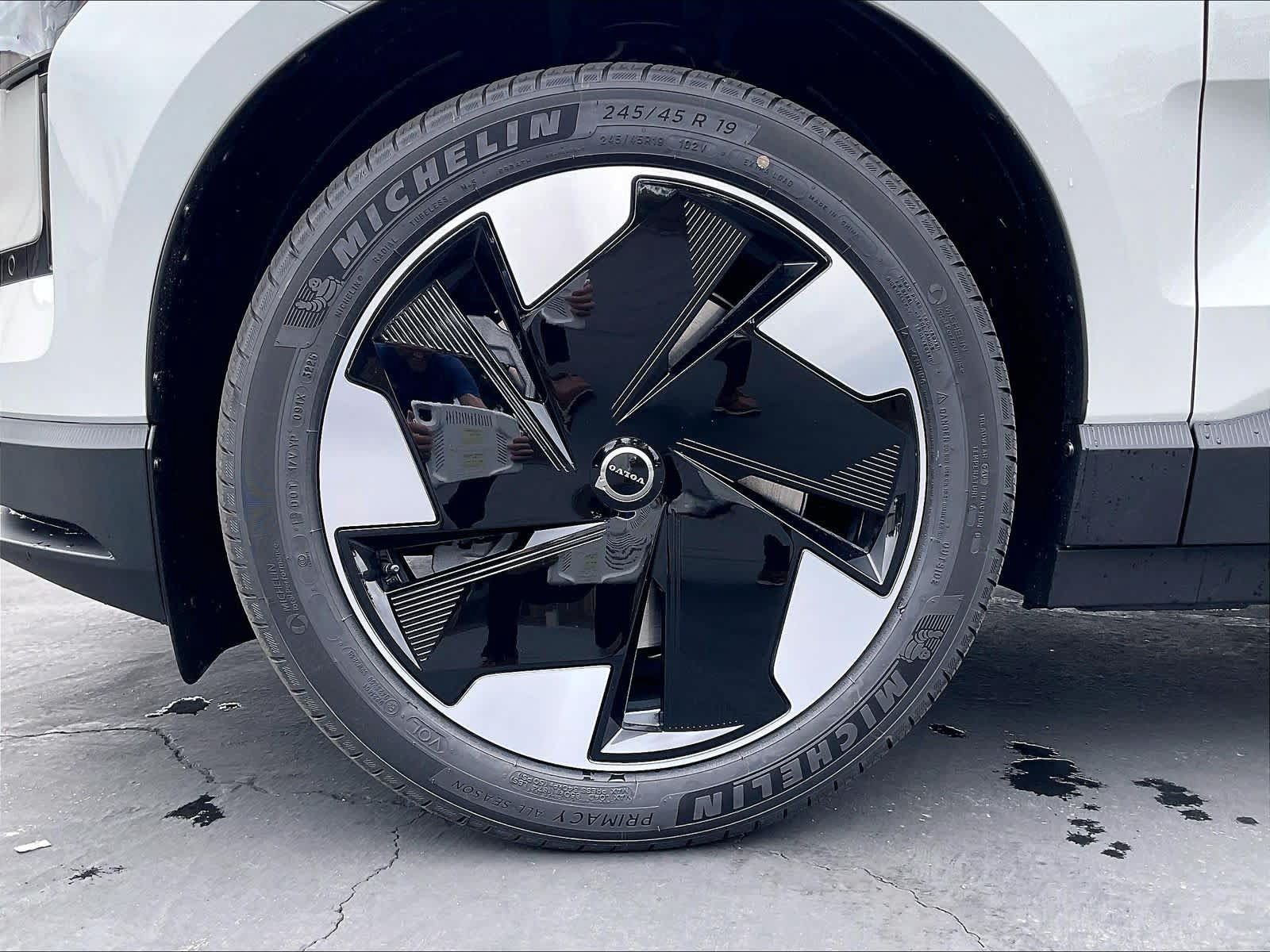 New 2026 Volvo EX30 Plus w/ Protection Package Premier AWD/4WD image 14