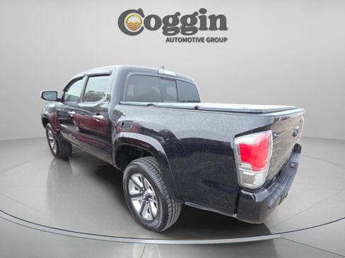 Used 2016 Toyota Tacoma Limited image 12