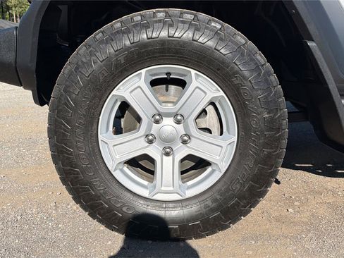 Used 2021 Jeep Wrangler Unlimited Sport AWD/4WD image 23