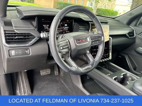 Used 2024 GMC Acadia Elevation w/ Luxury Package FWD image 10