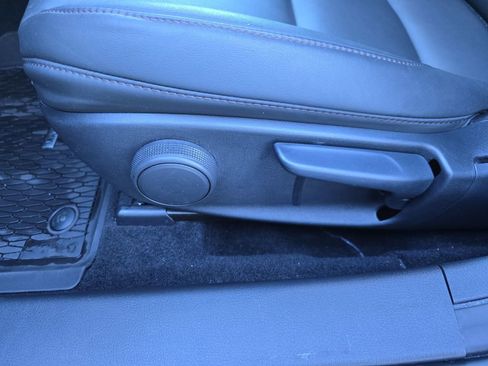 Used 2024 MAZDA MAZDA3 s image 24