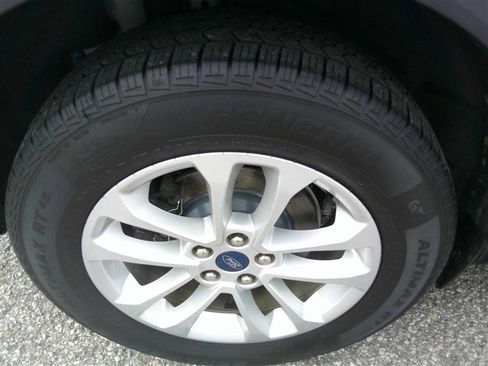 Used 2020 Ford Escape SE image 22