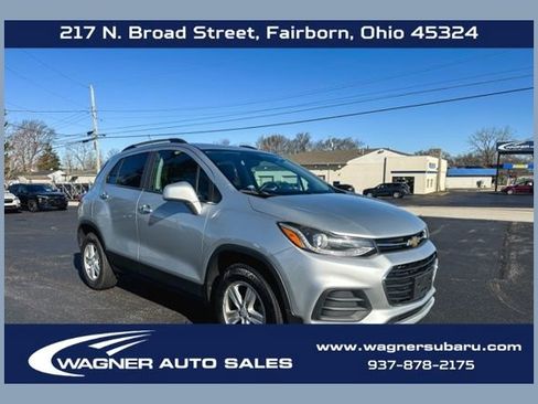 Used 2018 Chevrolet Trax LT w/ LT Convenience Package image 1