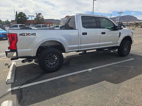 Used 2019 Ford F250 XLT AWD/4WD image 3