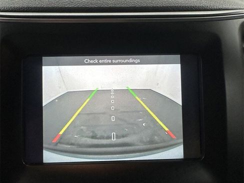 Used 2019 Jeep Cherokee Latitude Plus w/ Comfort/Convenience Group image 21