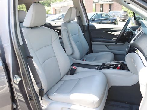 Used 2017 Honda Pilot Touring image 29