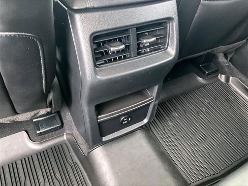 Used 2021 Ford Edge SEL image 25