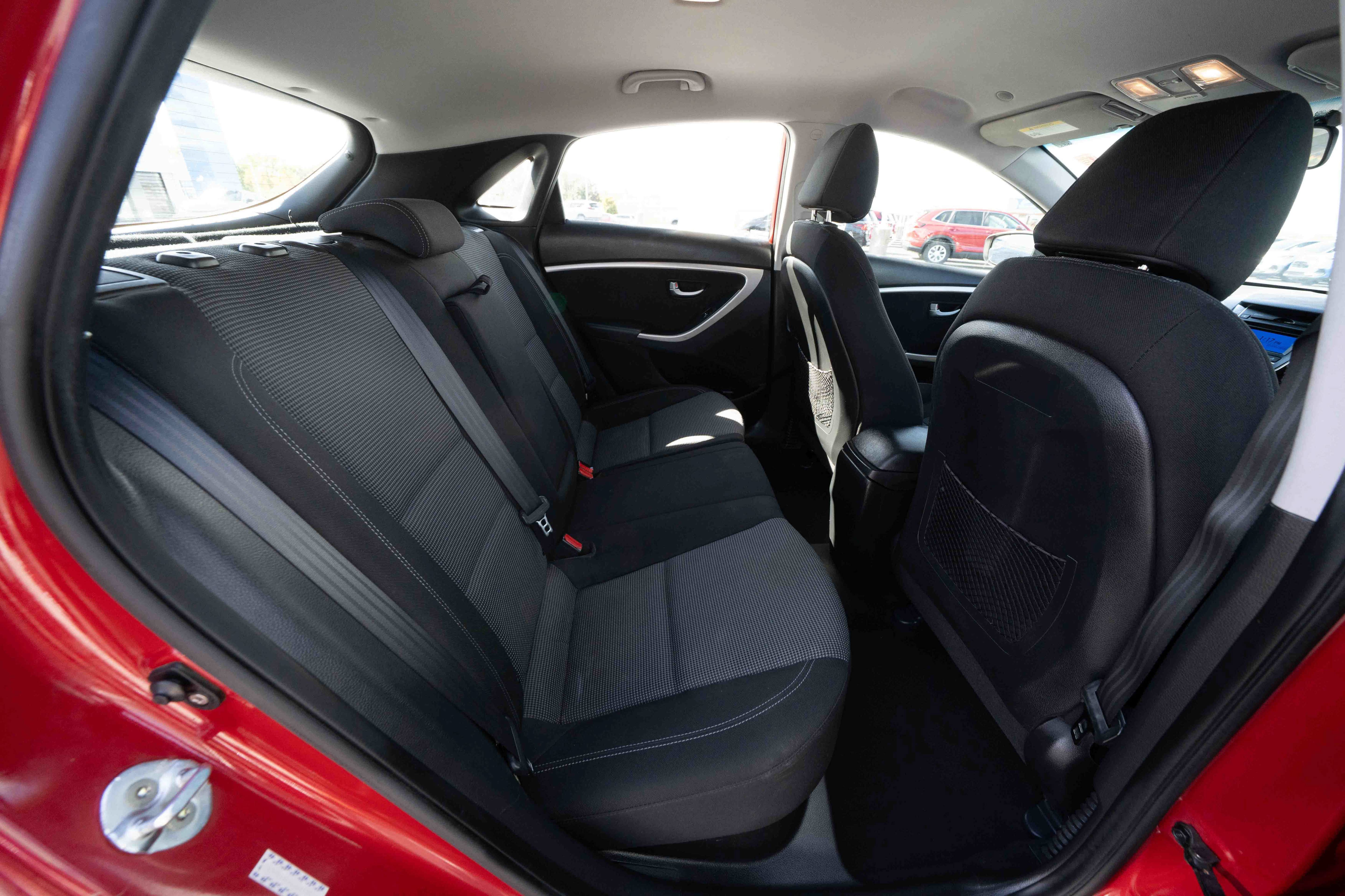 Used 2016 Hyundai Elantra GT FWD image 25