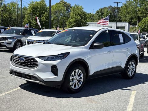 Used 2025 Ford Escape Active AWD/4WD image 2