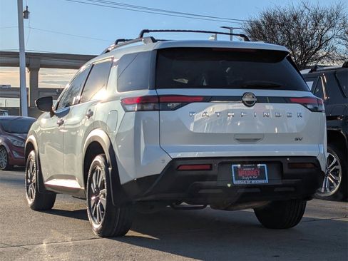 Certified 2023 Nissan Pathfinder SV image 4