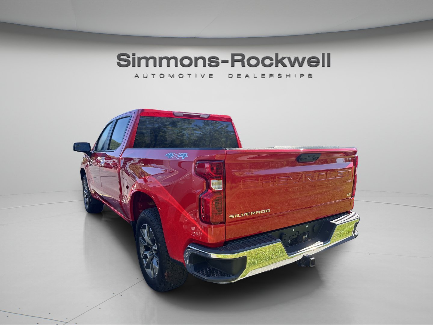 Used 2024 Chevrolet Silverado 1500 LT AWD/4WD image 2