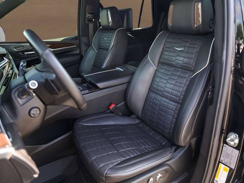 Certified 2023 Cadillac Escalade Sport Platinum RWD image 7