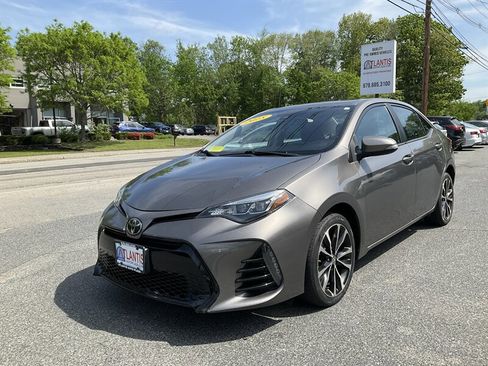 Used 2018 Toyota Corolla SE w/ SE Premium Package FWD image 1