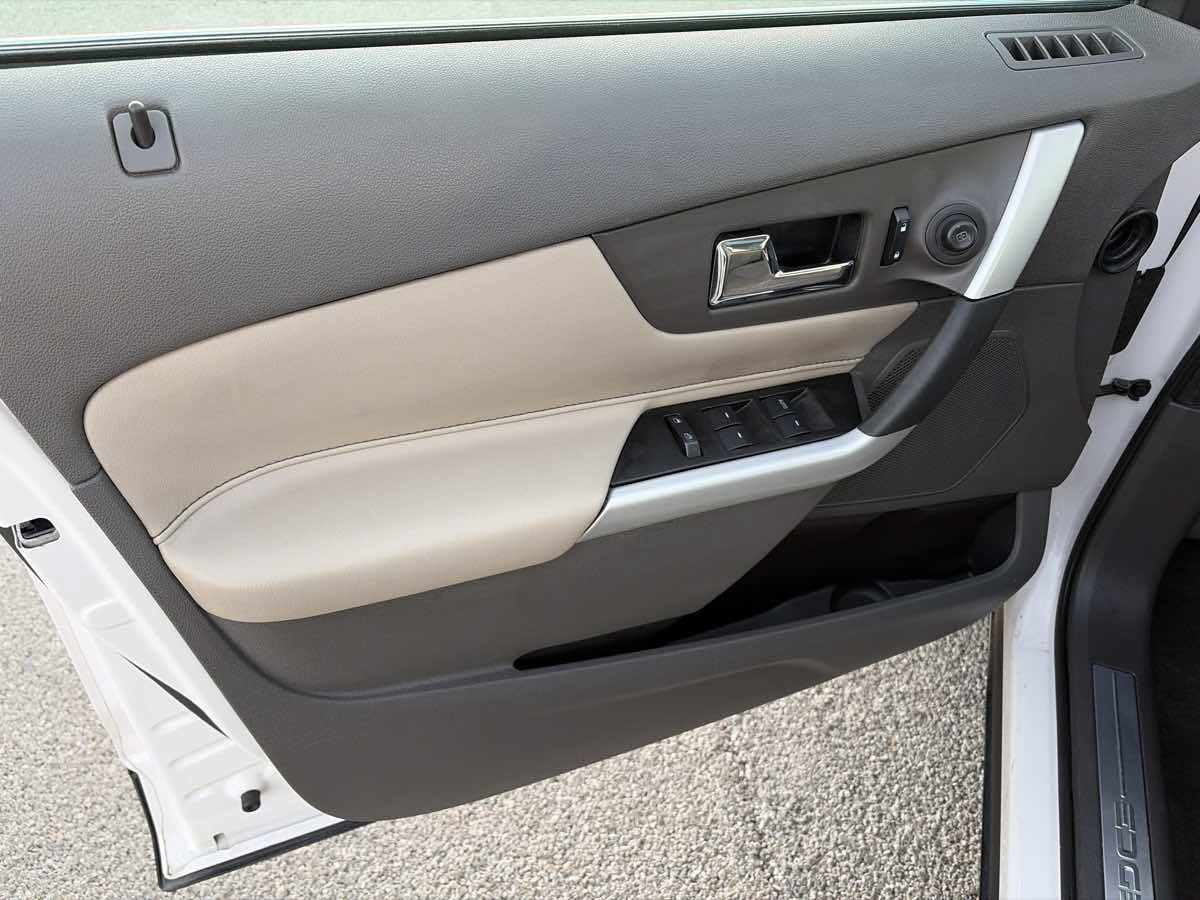 Used 2013 Ford Edge Limited FWD image 7